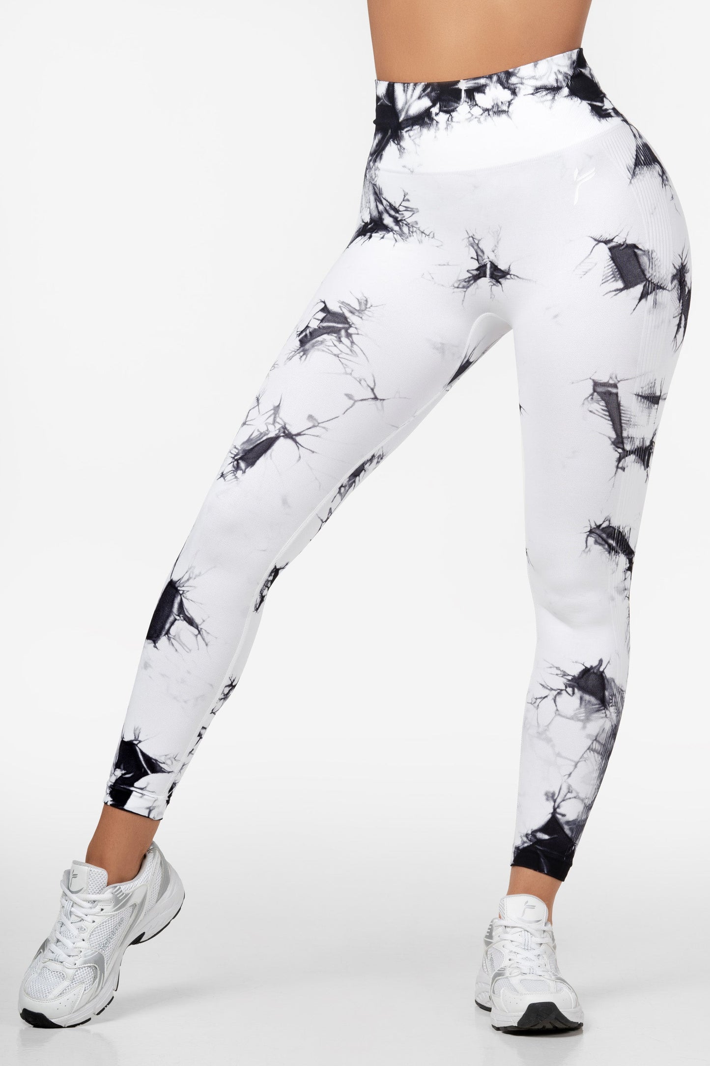 White Tie Dye Scrunch Leggings - for dame - Famme - Leggings