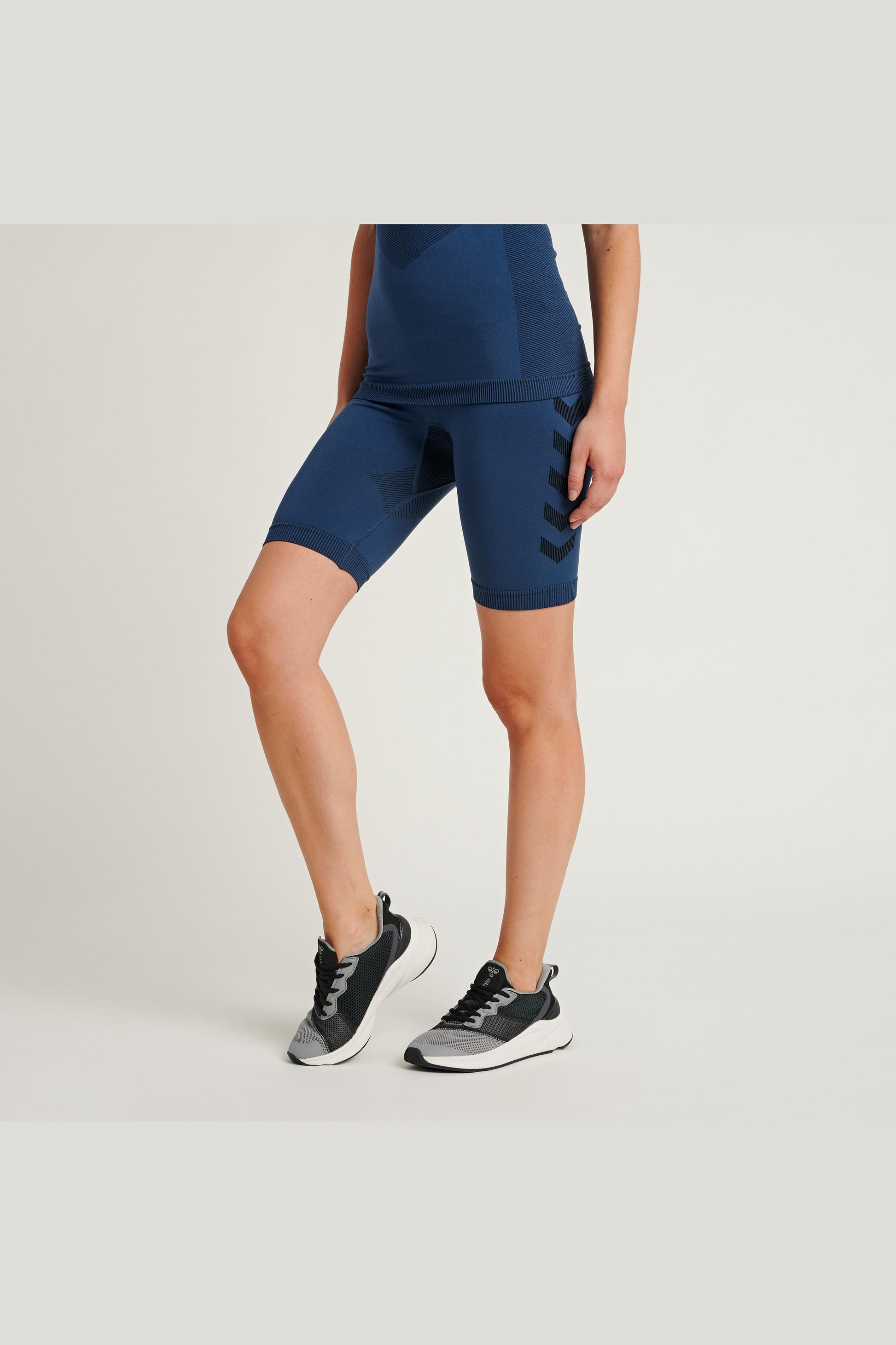 HUMMEL - Hummel First Seamless Tr Sht Tigh W - Dark Denim